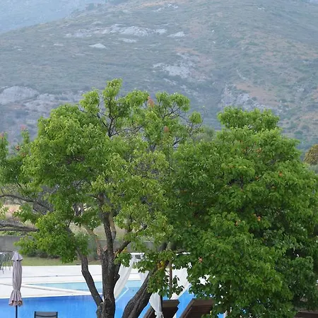 Ξενοδοχείο με διαμερίσματα Aligis Κατελειός